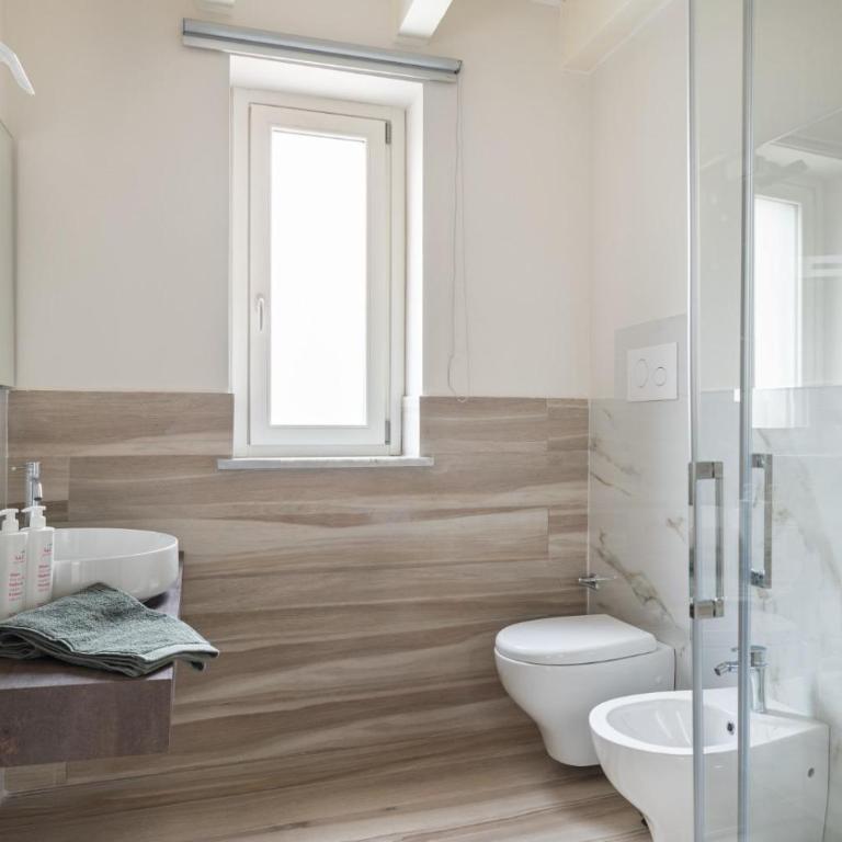 La Terrazza su Dante Rooms - Family Room with Private Bathroom - 4