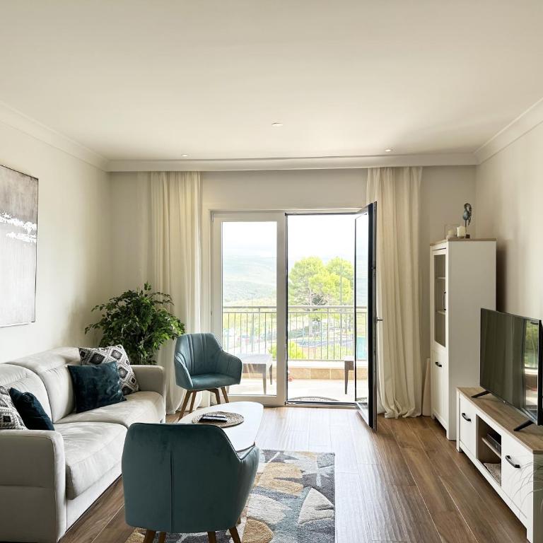 Contemporary One Bedroom Apartment - Lustica Centrale - One-Bedroom Apartment - 2