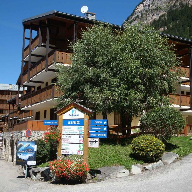 À louer : Appartement centre, 3 pièces, idéal famille - FR-1-464-126 - Appartement 2 Chambres - 12