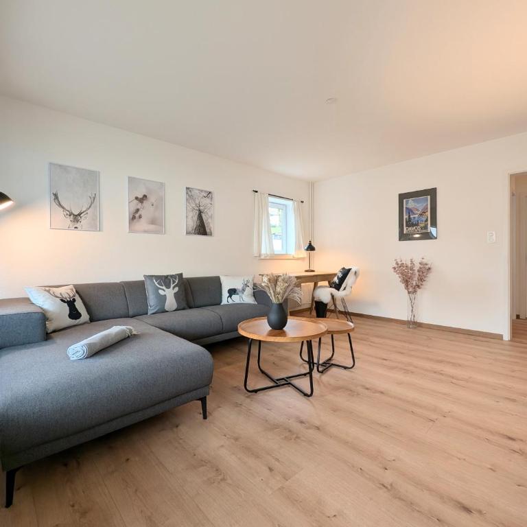 Sunny 3-Bedroom Apartment with Balcony & Parking - Apartment mit 3 Schlafzimmern - 1