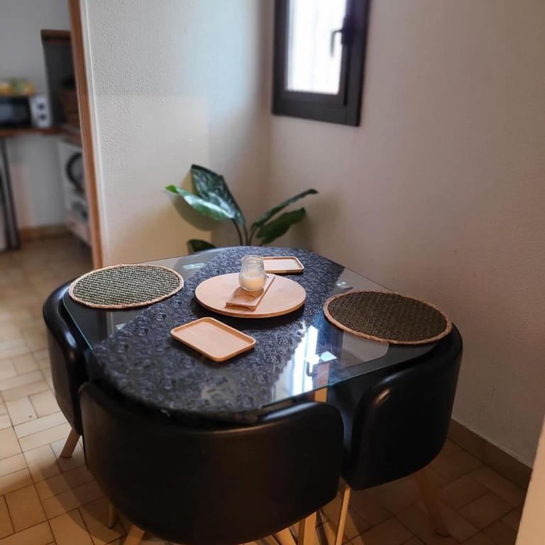 Joli T2 pour 4 à 5 personnes proche de la fac de médecine et à 300m du Tram 1, parking gratuit - One-Bedroom Apartment - 7
