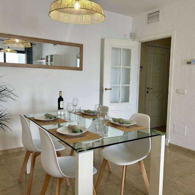 2105-Apt 2 bedrooms, on the beach, port view, pool - Apartamento con vistas - 4