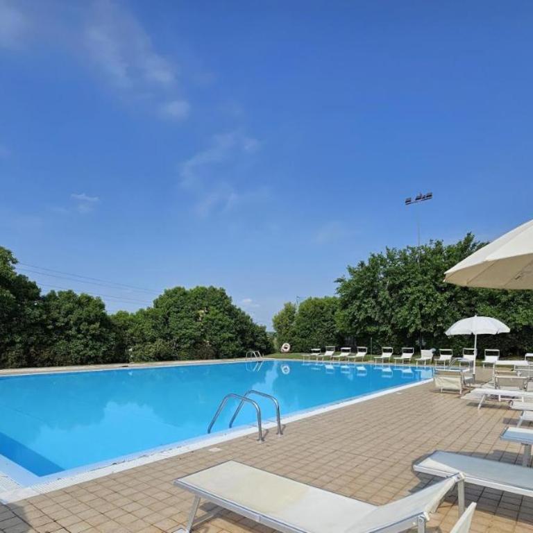 Wendy Apartment- Twobedroom & Pool & ParkPrivateFree & Sports - Appartamento con 2 Camere da Letto - 3