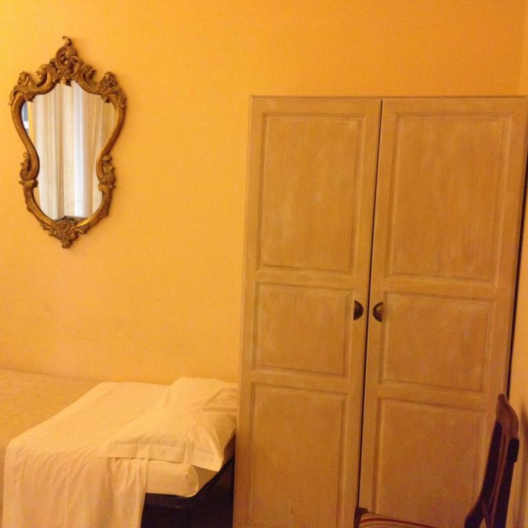 Marta Guest House - Camera Tripla con Bagno Privato - 7