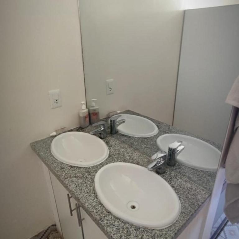 Home Away - Cama en habitación compartida con 4 camas - 8