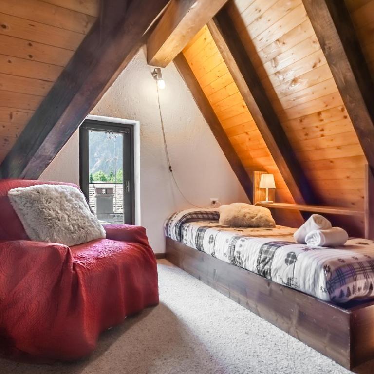 Parcheggio-Camino-8pax - Chalet immerso nella Natura - Chalet - 8