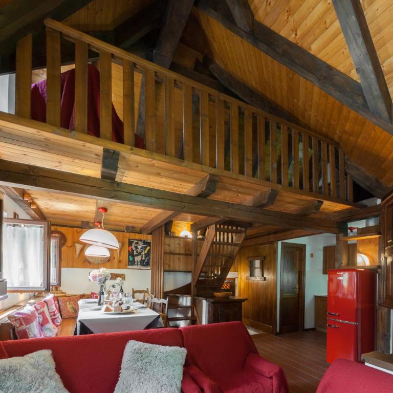 Parcheggio-Camino-8pax - Chalet immerso nella Natura - Chalet - 7