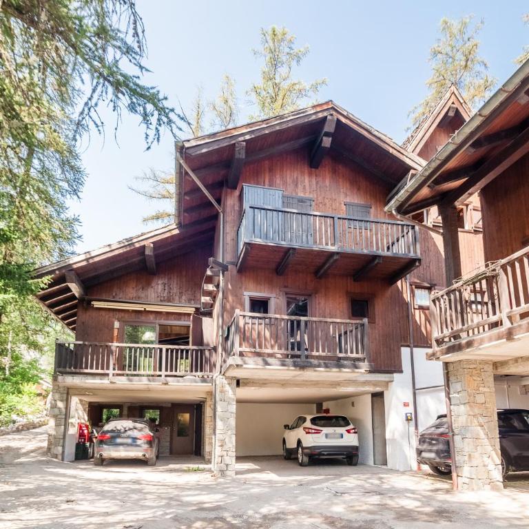 Parcheggio-Camino-8pax - Chalet immerso nella Natura - Chalet - 25
