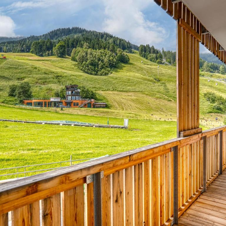 COOEE alpin Hotel Bad Kleinkirchheim - Familienzimmer mit Bergblick - 5