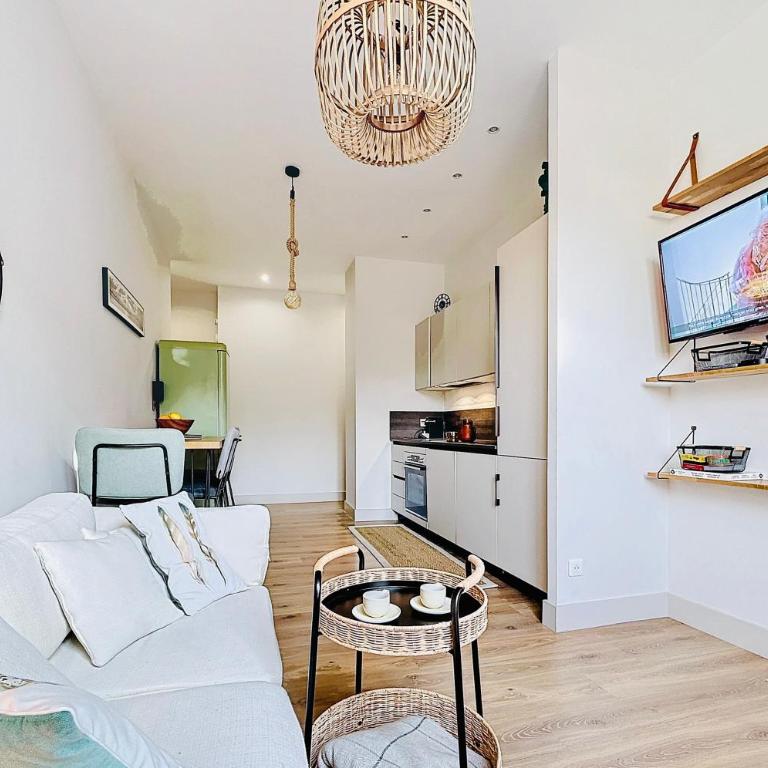 Charming 2-Bedroom Retreat Near City Center with Excellent Transport Links - Apartamento de 2 dormitorios - 12
