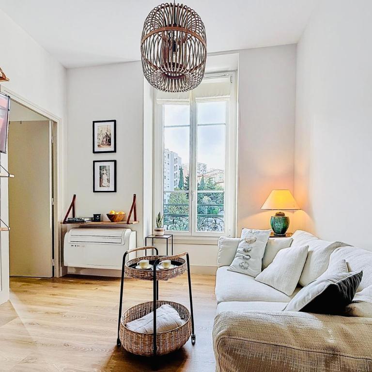 Charming 2-Bedroom Retreat Near City Center with Excellent Transport Links - Apartamento de 2 dormitorios - 11