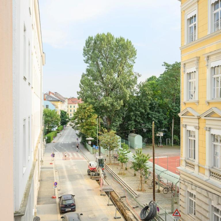 Spacious apartment in Graz for 6 people - Familien-Apartment mit 1 Schlafzimmer - 48
