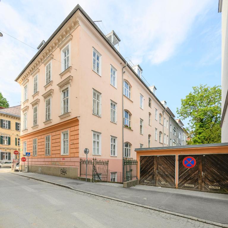 Spacious apartment in Graz for 6 people - Familien-Apartment mit 1 Schlafzimmer - 54