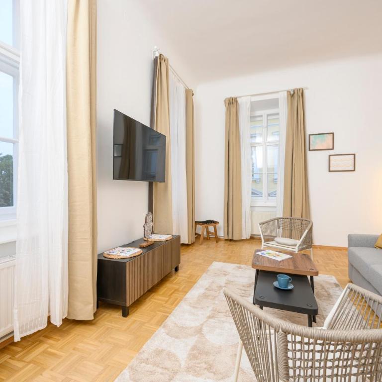 Spacious apartment in Graz for 6 people - Familien-Apartment mit 1 Schlafzimmer - 34