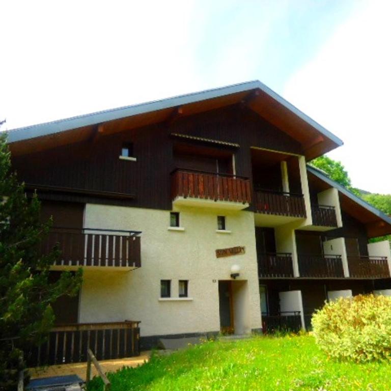 Studio cosy avec balcon, 2 nuits - La Clusaz, proche Bossonnet et pistes, parking inclus - FR-1-459-206 - Estudio - 11