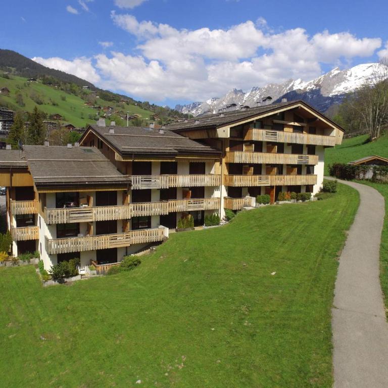 Appartement cosy au cœur de La Clusaz, ski au pied, avec terrasse et WiFi - FR-1-459-229 - Estudio - 14