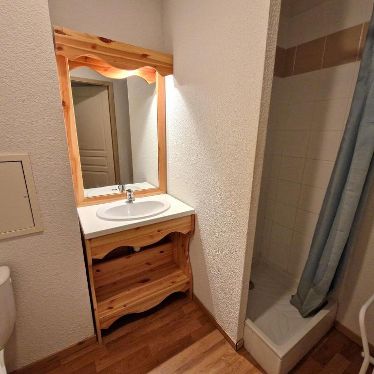 Appartement Modane 4 pièces, idéal ski, 6-8 pers, 65m², proche télécabine et commerces - FR-1-265-66 - Appartement (8 Adultes) - 10