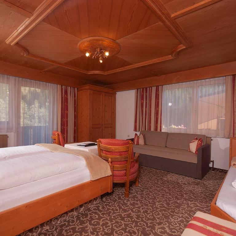 Gasthof Riederhof - Dreibettzimmer mit Bad - 4