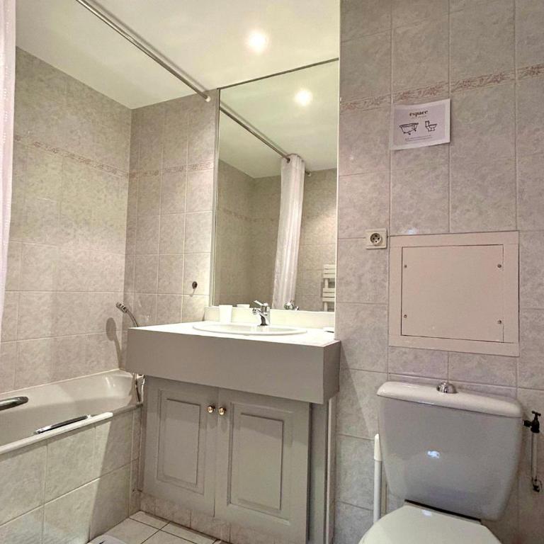 Calme et Confort à Annecy avec Terrasse et Parking - FR-1-432-73 - Apartment - 11