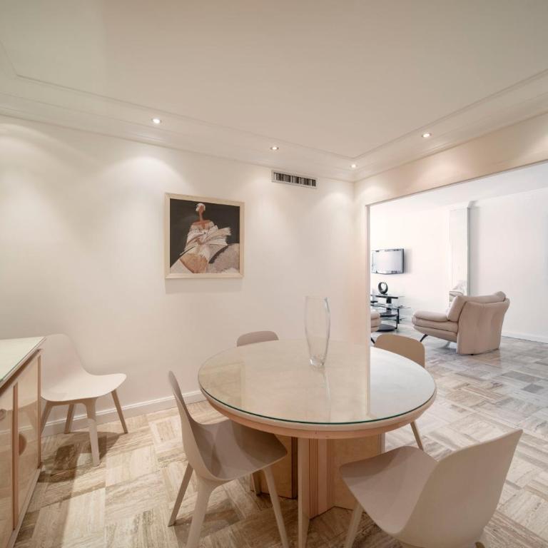 REF 30 - Cannes Croisette - Sea and gardens view apartment for rent - Appartement - 4