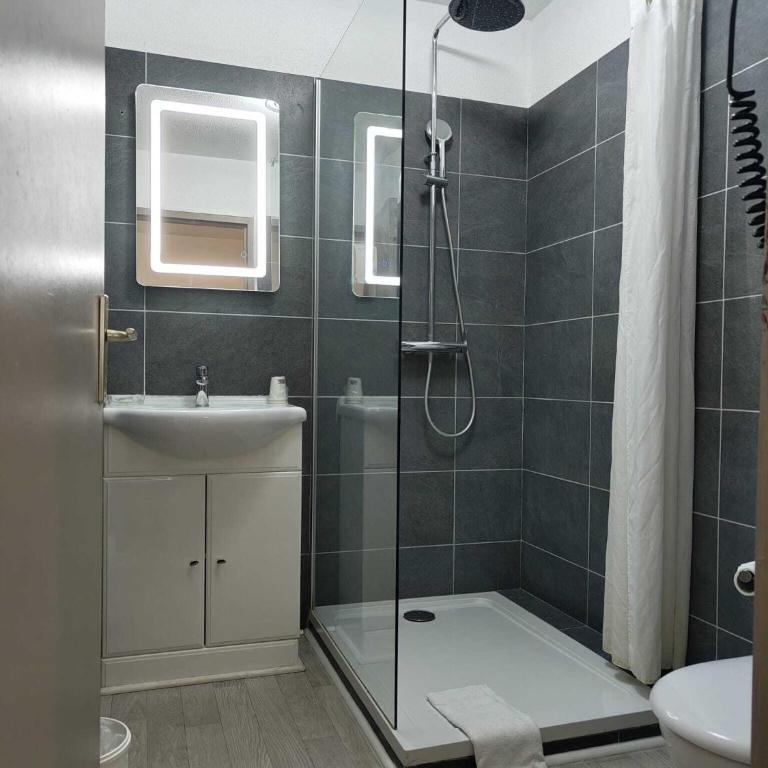 Hôtel Les Alizés - Chambre Triple avec Salle de Bains Privative - 5