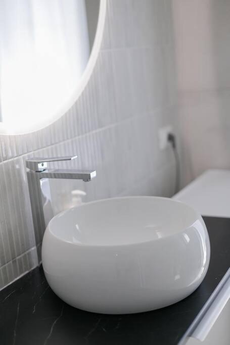 Nuovo appartamento Bianco appena ristrutturato - Three-Bedroom Apartment - 25