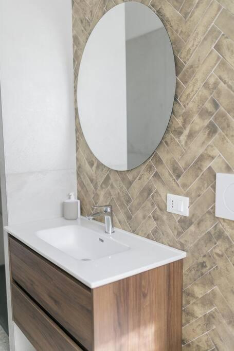 Nuovo appartamento Bianco appena ristrutturato - Three-Bedroom Apartment - 26