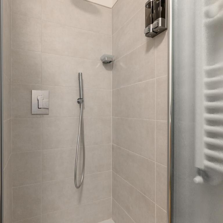 Tiber Terrace Retreat - Free Parking, Wi-Fi & Netflix - Appartamento con 2 Camere da Letto - 21