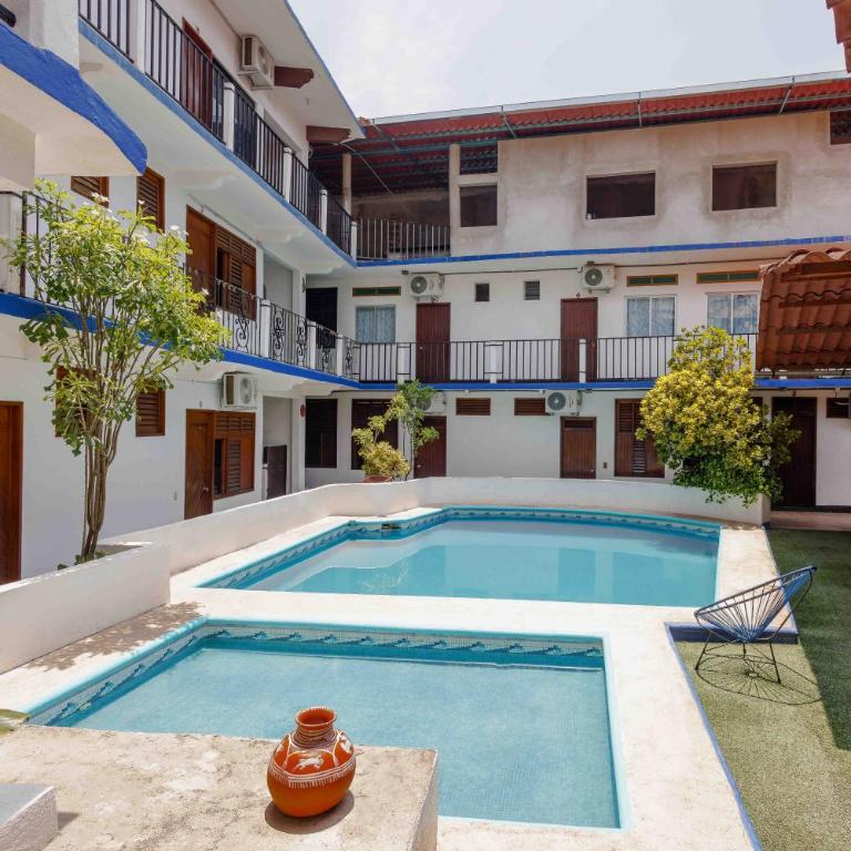 Hotel Naxhiely - Habitación Doble con vistas a la piscina - 2 camas - 1