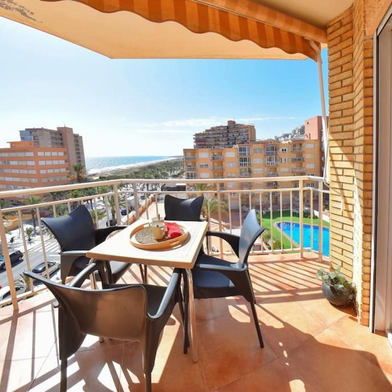 Seafront Apt in Arenales Beach, Pool & Parking - One-Bedroom Apartment - 8
