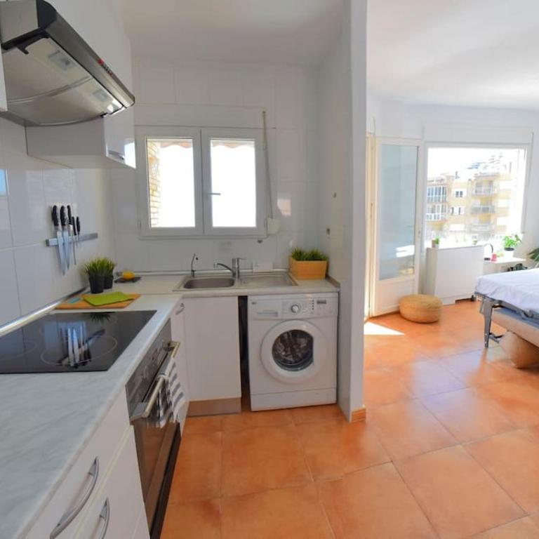 Seafront Apt in Arenales Beach, Pool & Parking - One-Bedroom Apartment - 9