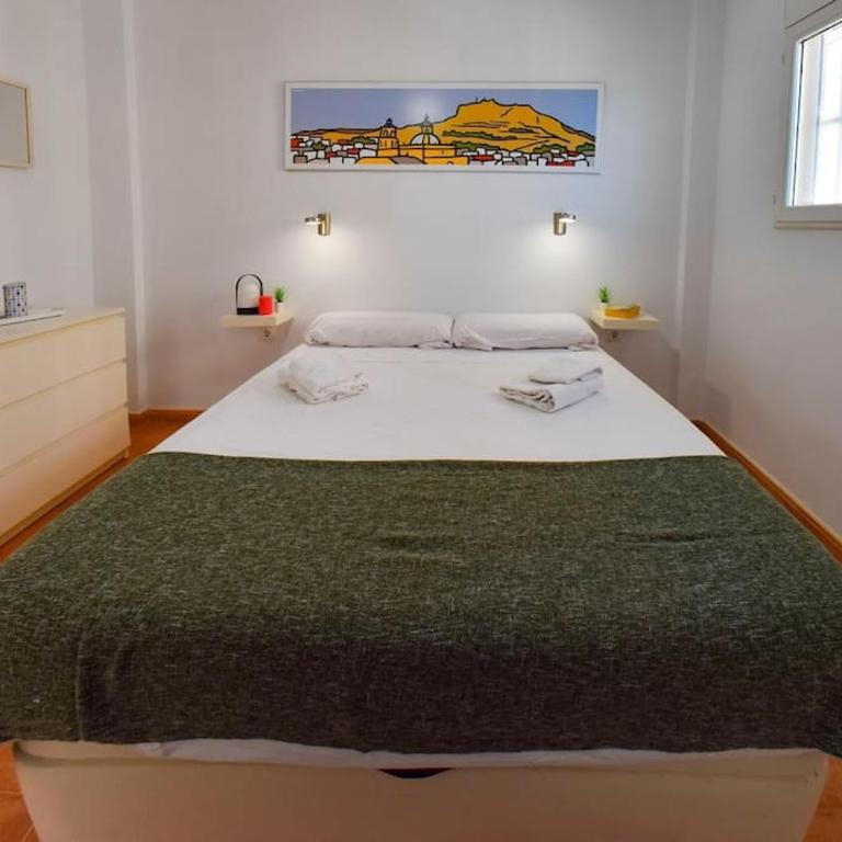 Seafront Apt in Arenales Beach, Pool & Parking - One-Bedroom Apartment - 10