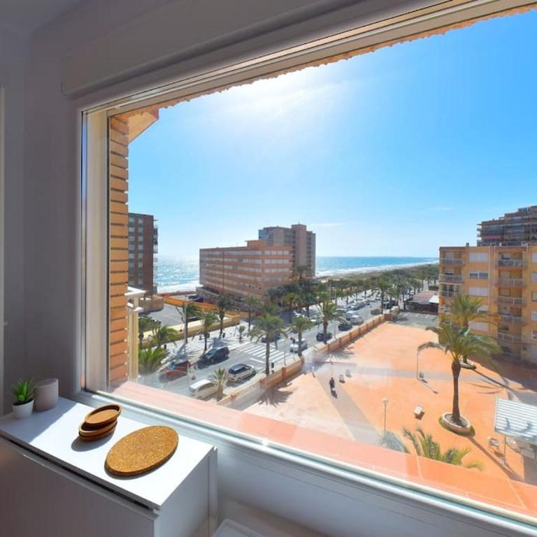 Seafront Apt in Arenales Beach, Pool & Parking - One-Bedroom Apartment - 11