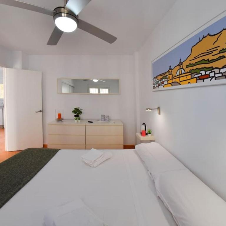 Seafront Apt in Arenales Beach, Pool & Parking - One-Bedroom Apartment - 22