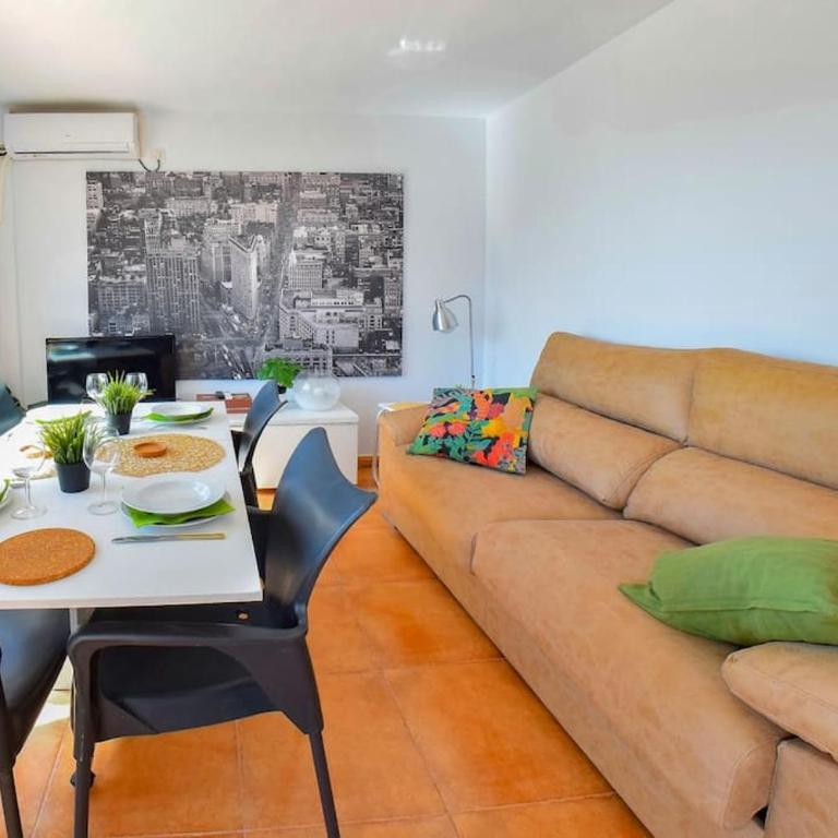 Seafront Apt in Arenales Beach, Pool & Parking - One-Bedroom Apartment - 28