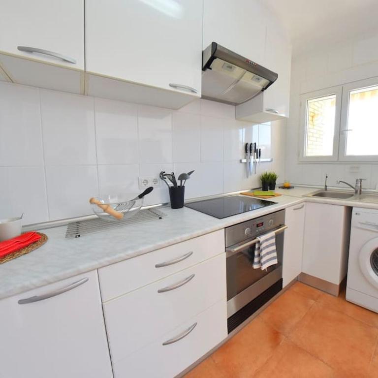 Seafront Apt in Arenales Beach, Pool & Parking - One-Bedroom Apartment - 30