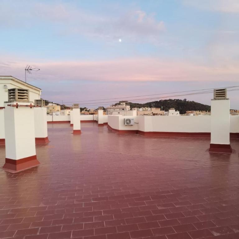 Amplio apartamento en el centro de Málaga con parking privado incluido - Apartamento de 3 dormitorios - 46