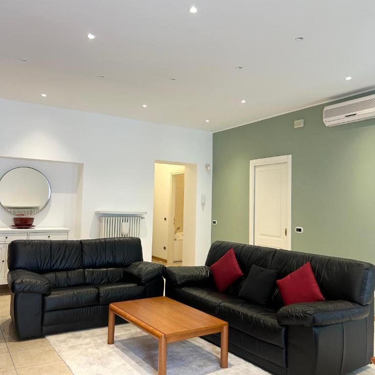 Porta Torre Como Apartment - By Relais Di Giada - Three-Bedroom Apartment Suite - 1