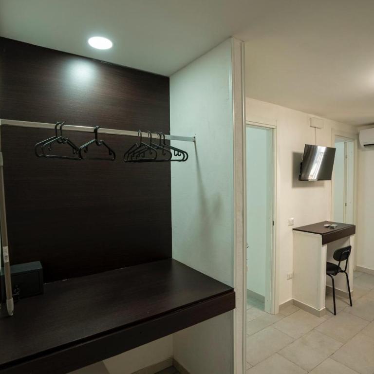 B&B Small Luxury Napoli Centrale - Camera Familiare Deluxe - 1