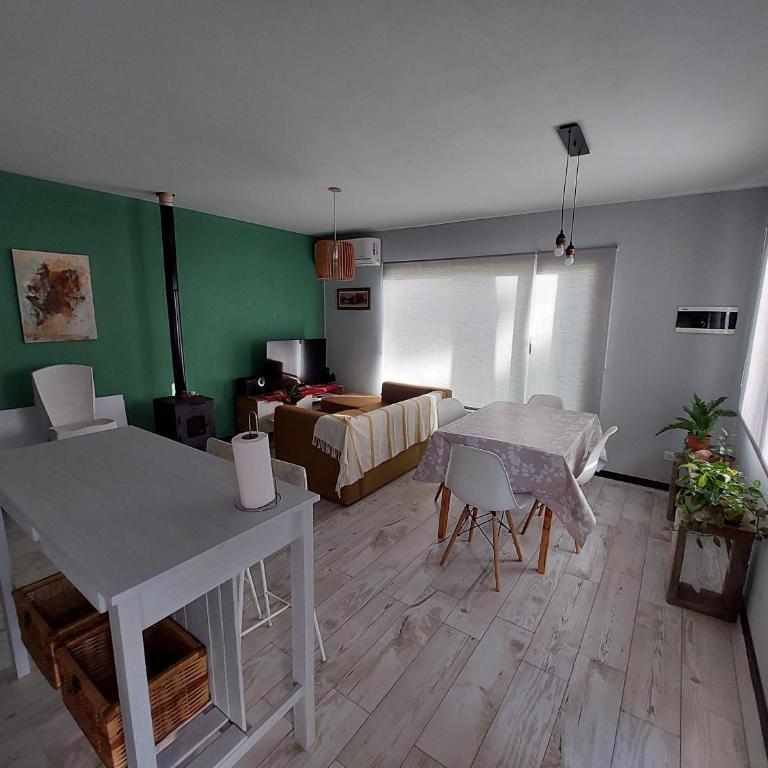 Casa en Pinamar - Two-Bedroom House - 4
