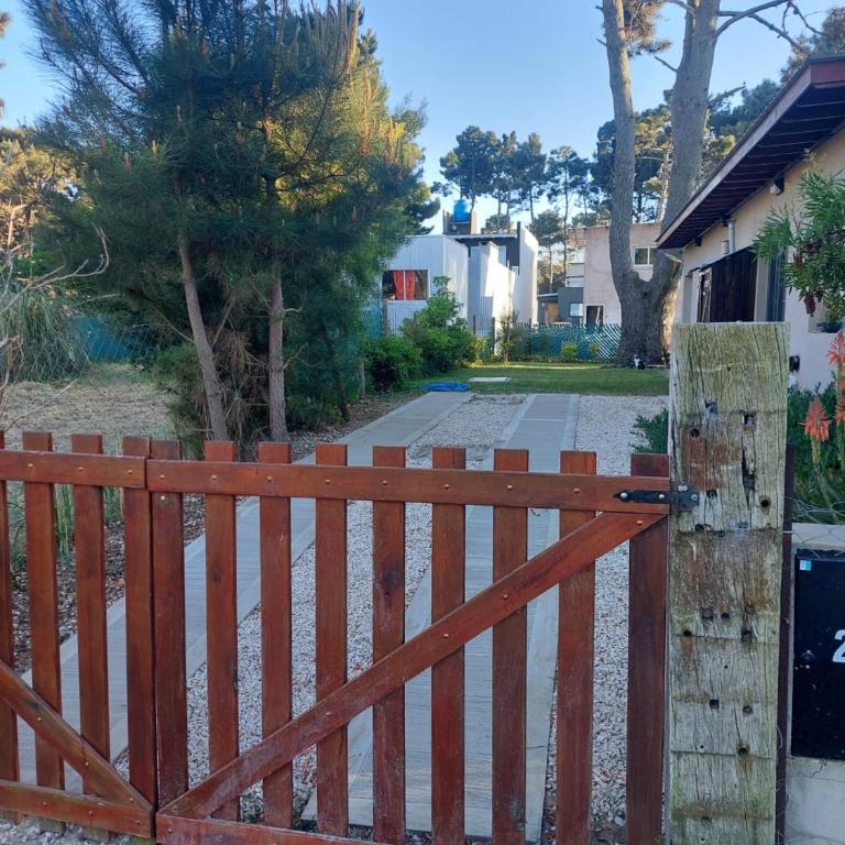 Casa en Pinamar - Two-Bedroom House - 14