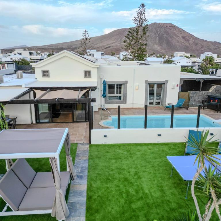 Casa Carla - Three-Bedroom Villa - 43