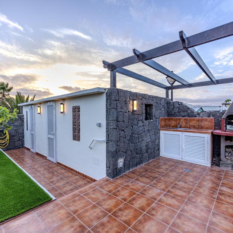Casa Carla - Three-Bedroom Villa - 14