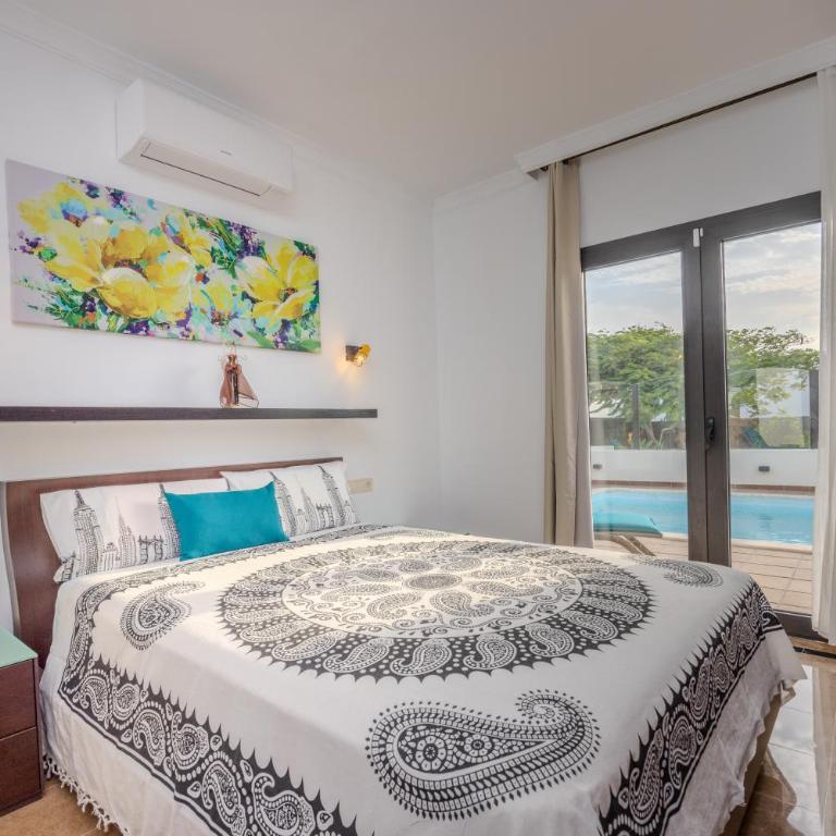 Casa Carla - Three-Bedroom Villa - 18