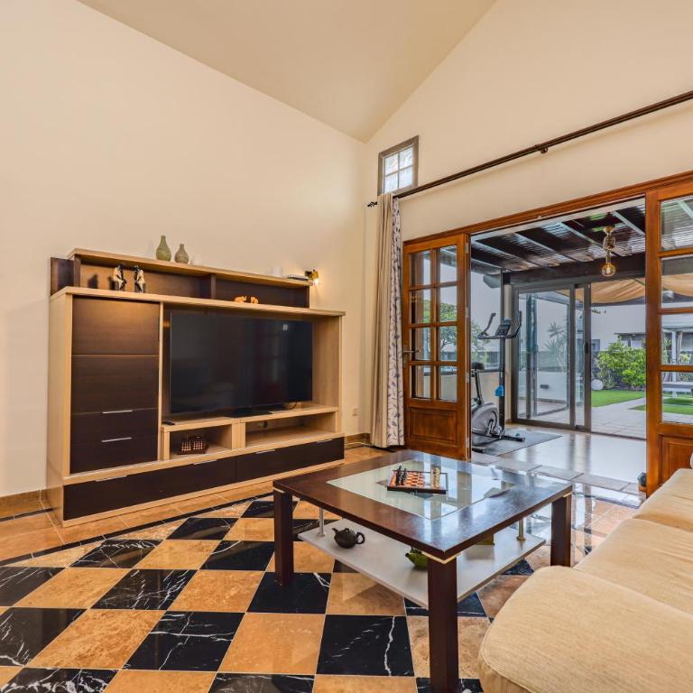 Casa Carla - Three-Bedroom Villa - 33