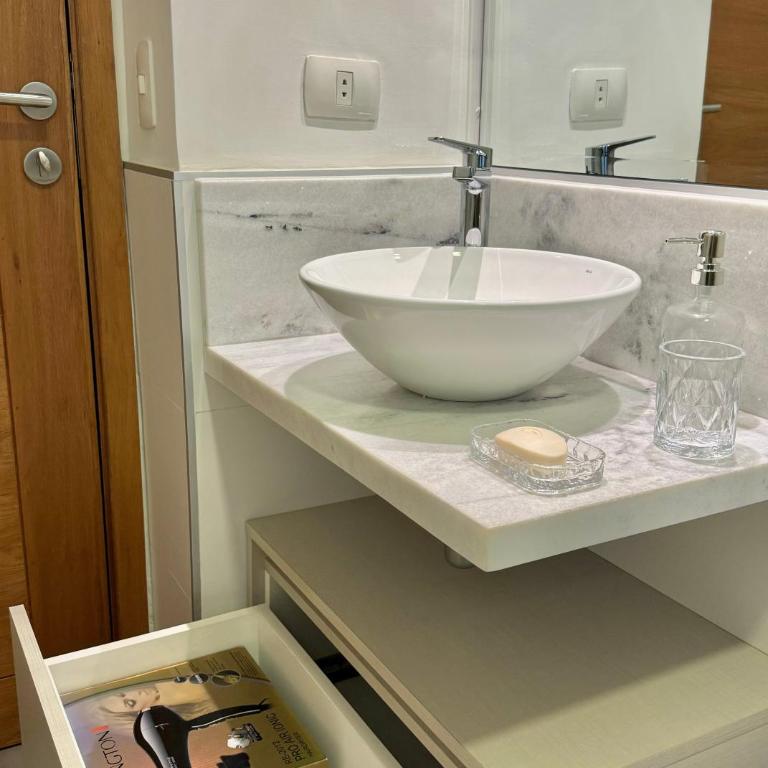 A dos cuadras del Paseo la Galería - Two-Bedroom Apartment - 23