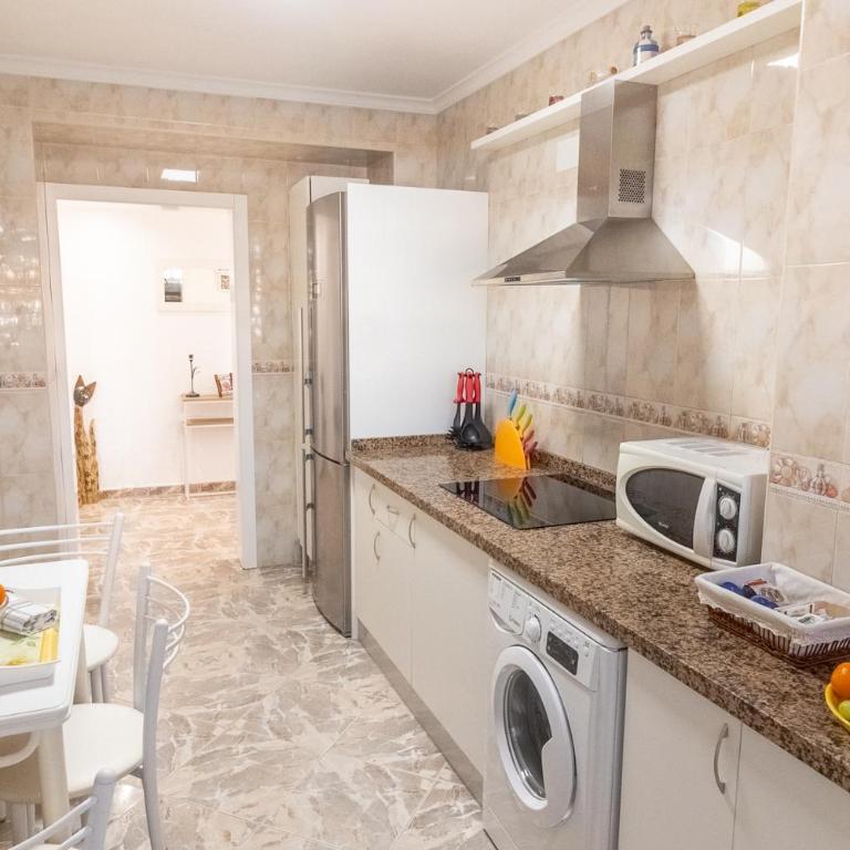 Apartamento en Marbella centro vistas al mar - Three-Bedroom Apartment with Sea View - 17