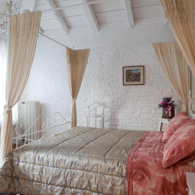 Bed & Breakfast Canova - Zimmer mit Queensize-Bett und Balkon - 2