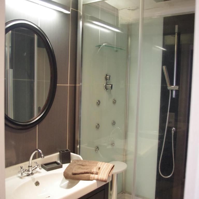 Gite Du Passant Rennais avec balcon sur cour - Apartment with Balcony - 13
