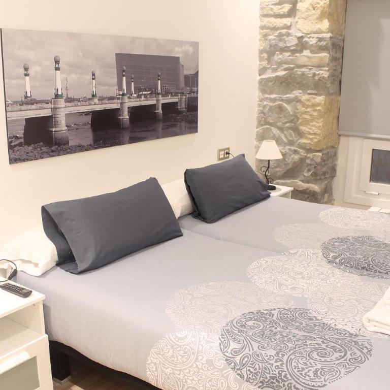 Talaia HT - Habitación Doble con baño compartido - 2 camas - 2